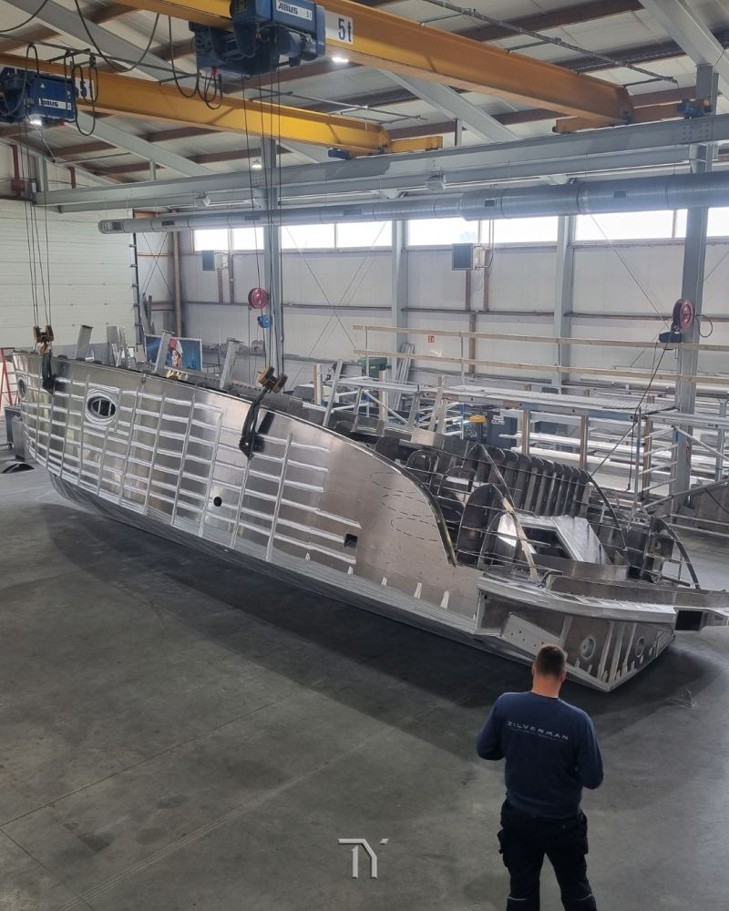 RIOLFI & PIGHI SAILING YACHT SRL